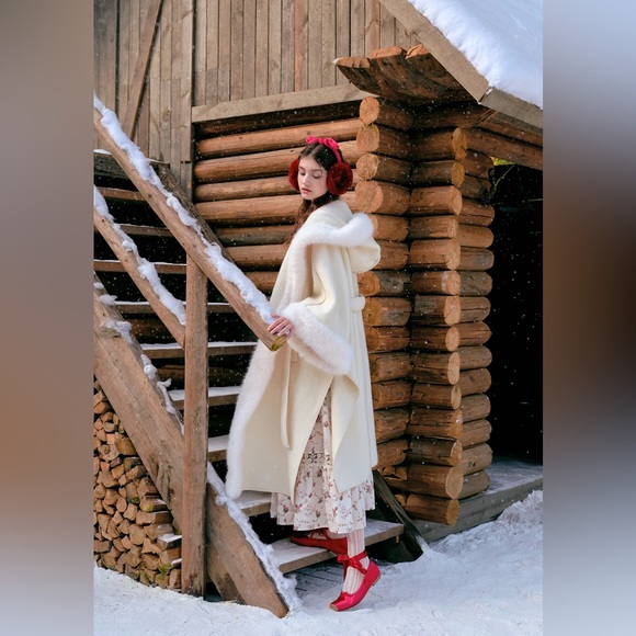 *NWT* LACEMADE Snow Fox Fantasy Land Coat in Winter White, Fully Lined, Belt — S - Picture 3 of 10